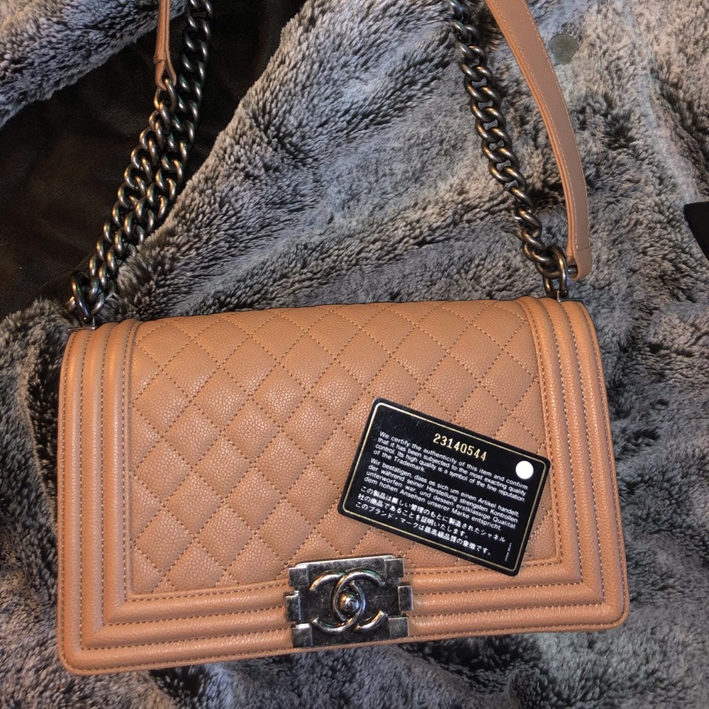 Chanel FlapBag (Camel) - Picture 2 of 8
